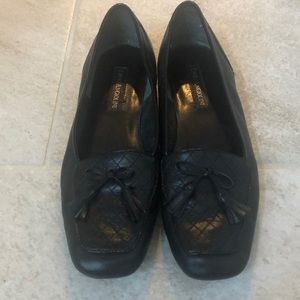 Enzo Angiolini flats. Size 9!